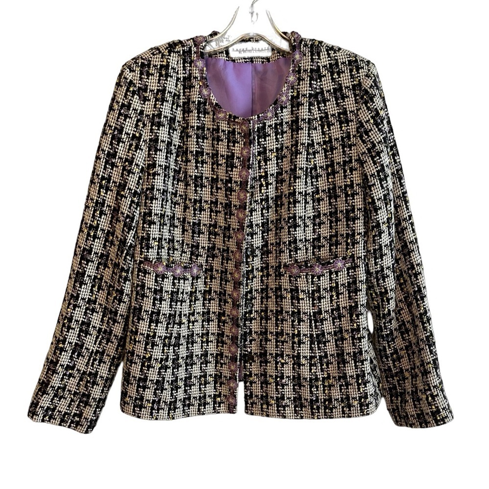 Harve Bernard collarless houndstooth blazer with a floral ribbon edge piping. M